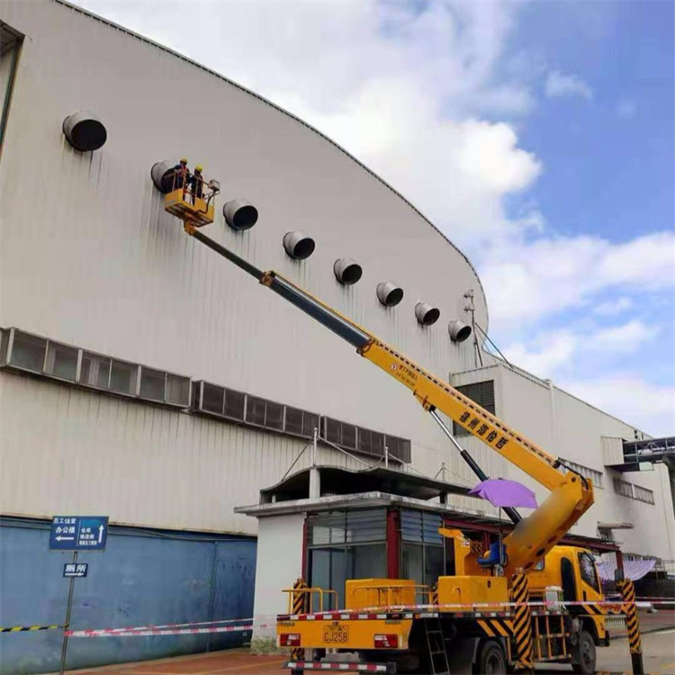 房县高空作业车出租服务：专业广告牌安装解决方案